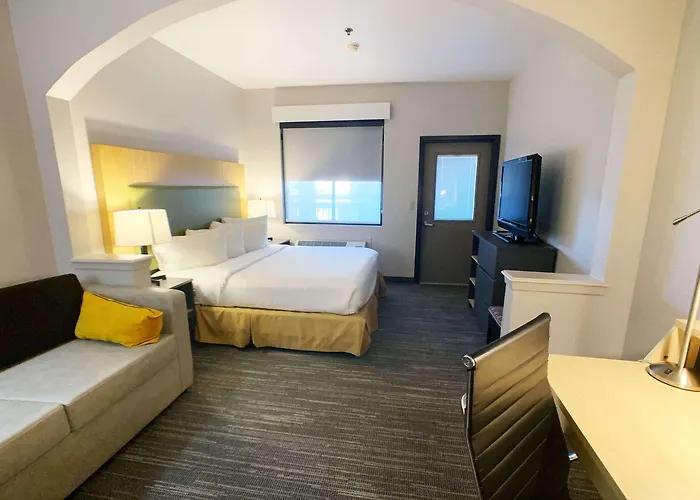 Country & By Radisson, Worth West L-30 Nas Jrb 4*