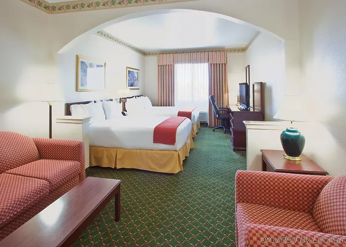 Country & By Radisson, Worth West L-30 Nas Jrb