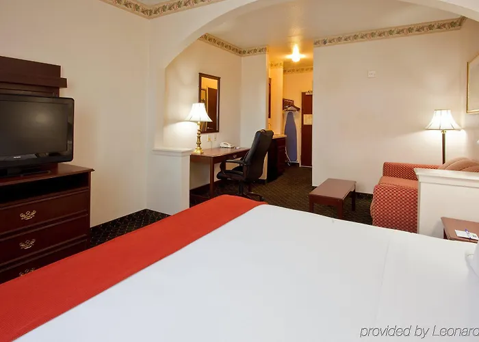Country & By Radisson, Worth West L-30 Nas Jrb Hotel 4*