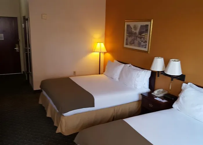 Hotel Country & By Radisson, Worth West L-30 Nas Jrb