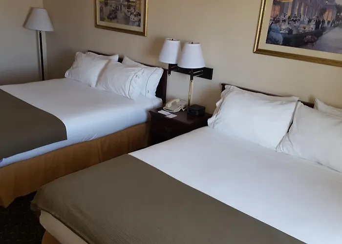 Country & By Radisson, Worth West L-30 Nas Jrb