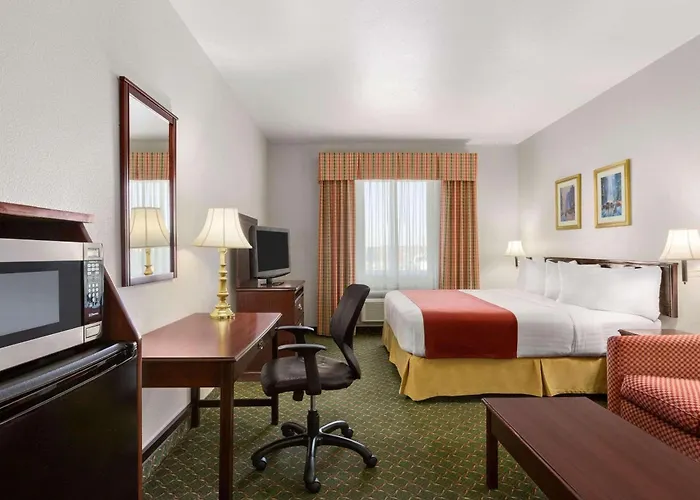 Hotel Country & By Radisson, Worth West L-30 Nas Jrb