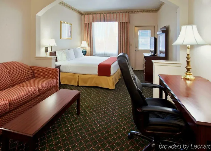 Country & By Radisson, Worth West L-30 Nas Jrb