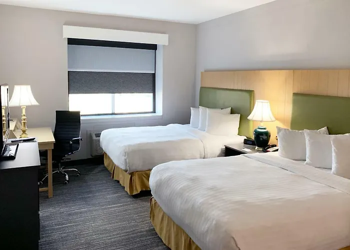 Hotel Country & By Radisson, Worth West L-30 Nas Jrb